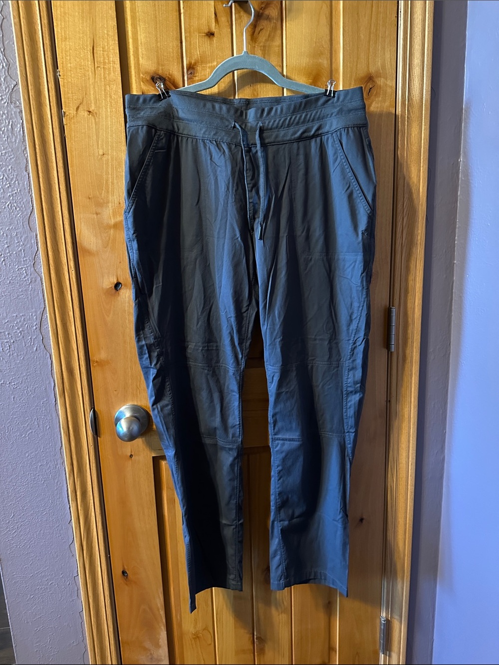 The North Face Women’s Drawstring Pants in Slate Gray